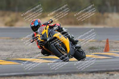 media/Jan-15-2023-SoCal Trackdays (Sun) [[c1237a034a]]/Turn 3 (1115am)/